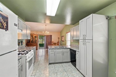 Villa ou maison à vendre à Kissimmee, Floride: 4 chambres, 136.01 m2 № 2410601 - photo 13