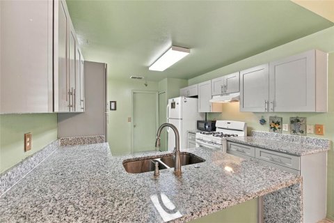 Villa ou maison à vendre à Kissimmee, Floride: 4 chambres, 136.01 m2 № 2410601 - photo 12