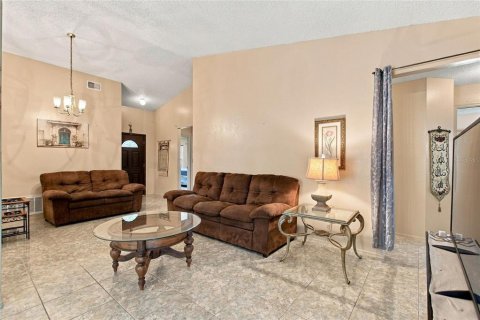 Villa ou maison à vendre à Kissimmee, Floride: 4 chambres, 136.01 m2 № 2410601 - photo 8