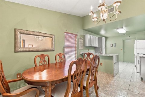 Villa ou maison à vendre à Kissimmee, Floride: 4 chambres, 136.01 m2 № 2410601 - photo 16