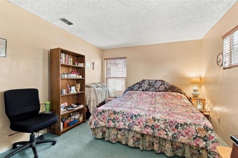 Villa ou maison à vendre à Kissimmee, Floride: 4 chambres, 136.01 m2 № 2410601 - photo 27