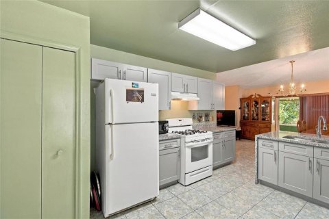 Villa ou maison à vendre à Kissimmee, Floride: 4 chambres, 136.01 m2 № 2410601 - photo 14