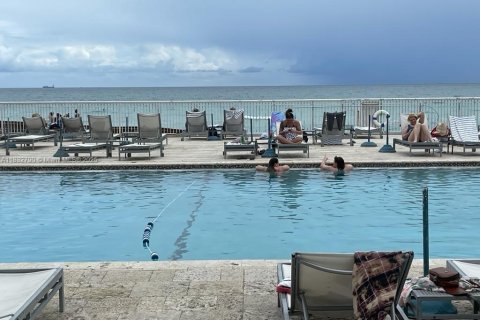 Condominio en venta en Sunny Isles Beach, Florida, 33.44 m2 № 1811999 - foto 1