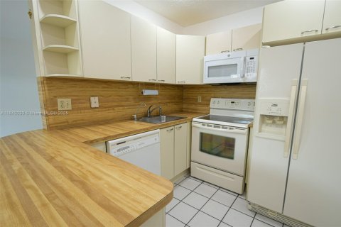 Touwnhouse à vendre à Miami, Floride: 3 chambres № 1962857 - photo 10