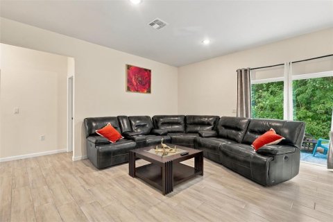 Casa en venta en Deltona, Florida, 4 dormitorios, 155.15 m2 № 2385578 - foto 4