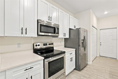 Casa en venta en Deltona, Florida, 4 dormitorios, 155.15 m2 № 2385578 - foto 15