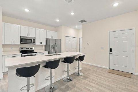 Casa en venta en Deltona, Florida, 4 dormitorios, 155.15 m2 № 2385578 - foto 13