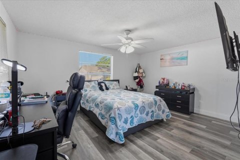 House in Tampa, Florida 3 bedrooms, 123.75 sq.m. № 2419233 - photo 24
