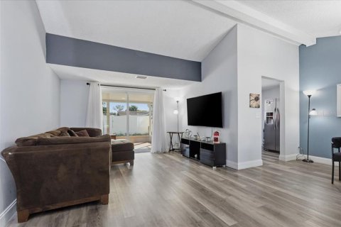 House in Tampa, Florida 3 bedrooms, 123.75 sq.m. № 2419233 - photo 6