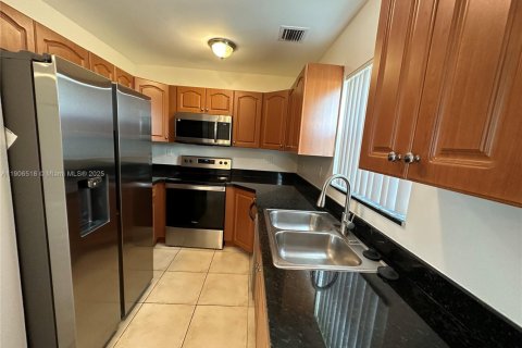 Touwnhouse à louer à Fort Lauderdale, Floride: 2 chambres, 116.13 m2 № 1957089 - photo 9