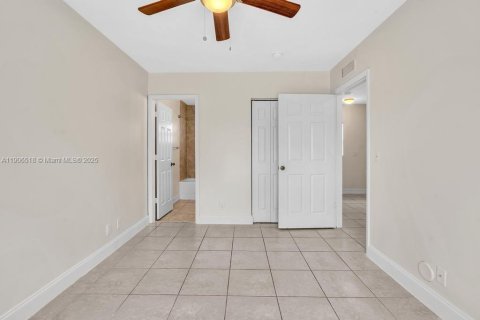 Touwnhouse à louer à Fort Lauderdale, Floride: 2 chambres, 116.13 m2 № 1957089 - photo 24