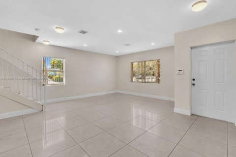 Touwnhouse à louer à Fort Lauderdale, Floride: 2 chambres, 116.13 m2 № 1957089 - photo 6