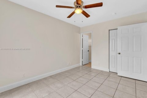 Touwnhouse à louer à Fort Lauderdale, Floride: 2 chambres, 116.13 m2 № 1957089 - photo 23