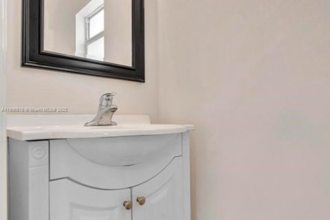 Touwnhouse à louer à Fort Lauderdale, Floride: 2 chambres, 116.13 m2 № 1957089 - photo 12