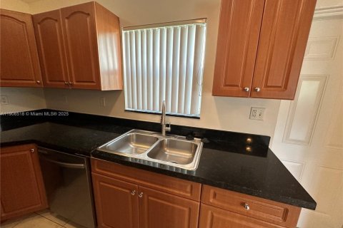 Touwnhouse à louer à Fort Lauderdale, Floride: 2 chambres, 116.13 m2 № 1957089 - photo 11