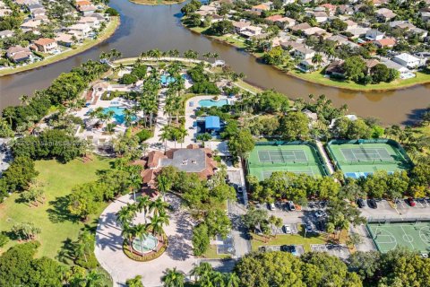 Touwnhouse à vendre à Pembroke Pines, Floride: 2 chambres, 119.01 m2 № 1972328 - photo 23