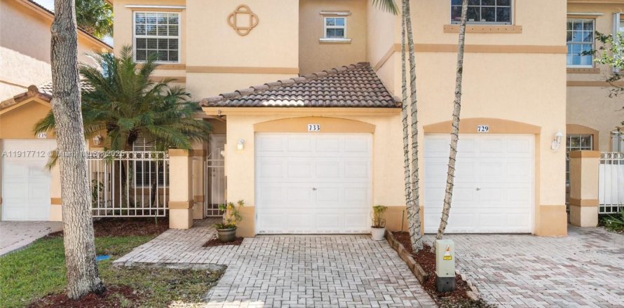 Touwnhouse à Pembroke Pines, Floride 2 chambres, 119.01 m2 № 1972328