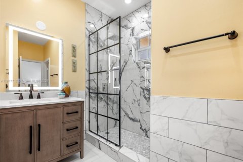 Touwnhouse à vendre à Pembroke Pines, Floride: 2 chambres, 119.01 m2 № 1972328 - photo 10