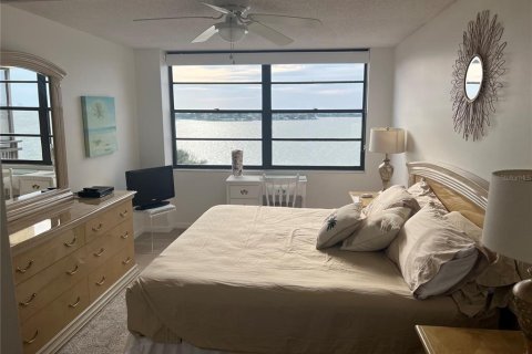 Снять в аренду кондоминиум в Сент-Питерсберг, Флорида 1 комната, 98.01м2, № 1511793 - фото 10