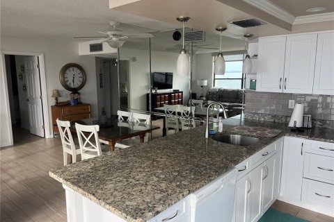 Снять в аренду кондоминиум в Сент-Питерсберг, Флорида 1 комната, 98.01м2, № 1511793 - фото 5