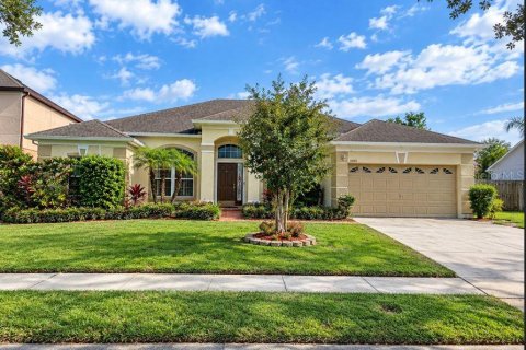 House in Orlando, Florida 4 bedrooms, 216.93 sq.m. № 2410576