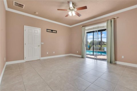 House in Orlando, Florida 4 bedrooms, 216.93 sq.m. № 2410576 - photo 9