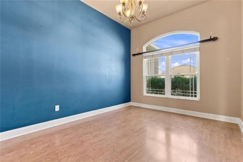 House in Orlando, Florida 4 bedrooms, 216.93 sq.m. № 2410576 - photo 5