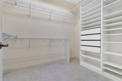 House in Orlando, Florida 4 bedrooms, 216.93 sq.m. № 2410576 - photo 19