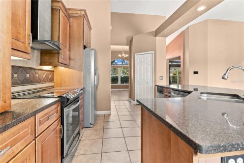 House in Orlando, Florida 4 bedrooms, 216.93 sq.m. № 2410576 - photo 13