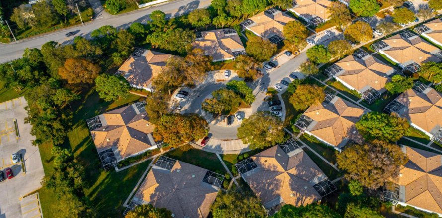 Townhouse in Palm Beach Gardens, Florida 2 bedrooms, 107.02 sq.m. № 992108