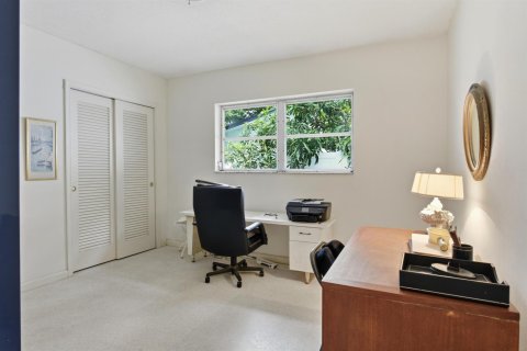 House in Boca Raton, Florida 4 bedrooms, 207.73 sq.m. № 2247877 - photo 19