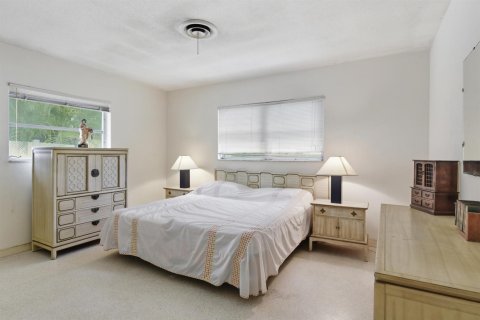 House in Boca Raton, Florida 4 bedrooms, 207.73 sq.m. № 2247877 - photo 21