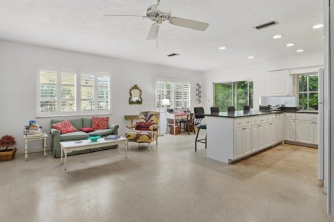 House in Boca Raton, Florida 4 bedrooms, 207.73 sq.m. № 2247877 - photo 9