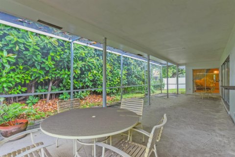 House in Boca Raton, Florida 4 bedrooms, 207.73 sq.m. № 2247877 - photo 23