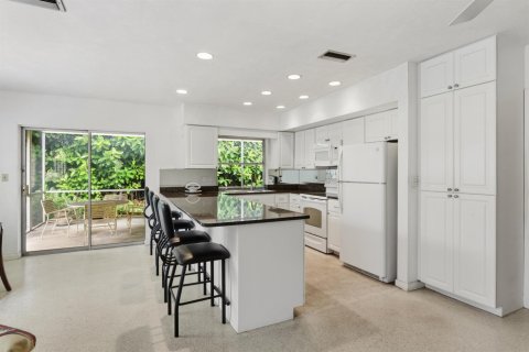 House in Boca Raton, Florida 4 bedrooms, 207.73 sq.m. № 2247877 - photo 10