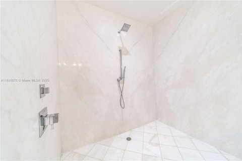 Condo in Fort Lauderdale, Florida, 5 bedrooms  № 1819848 - photo 21