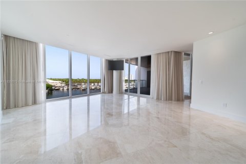 Condo in Fort Lauderdale, Florida, 5 bedrooms  № 1819848 - photo 25