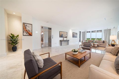 Condo in Fort Lauderdale, Florida, 5 bedrooms  № 1819848 - photo 9