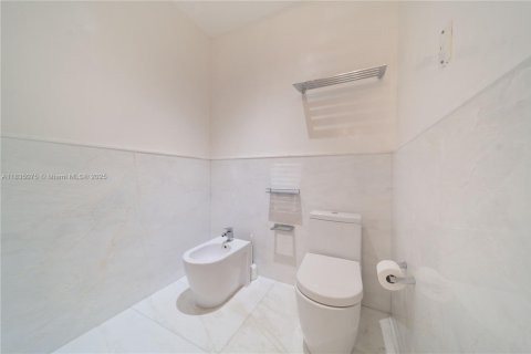 Condo in Fort Lauderdale, Florida, 5 bedrooms  № 1819848 - photo 22