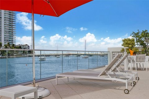 Condominio en alquiler en Miami Beach, Florida, 2 dormitorios, 116.78 m2 № 1872131 - foto 9
