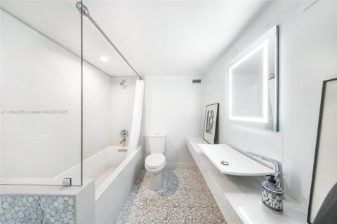 Condominio en alquiler en Miami Beach, Florida, 2 dormitorios, 116.78 m2 № 1872131 - foto 21
