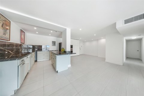 Condominio en alquiler en Miami Beach, Florida, 2 dormitorios, 116.78 m2 № 1872131 - foto 5