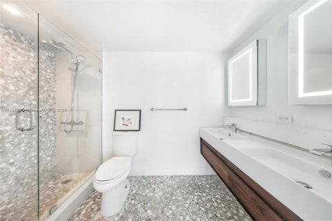 Condominio en alquiler en Miami Beach, Florida, 2 dormitorios, 116.78 m2 № 1872131 - foto 11