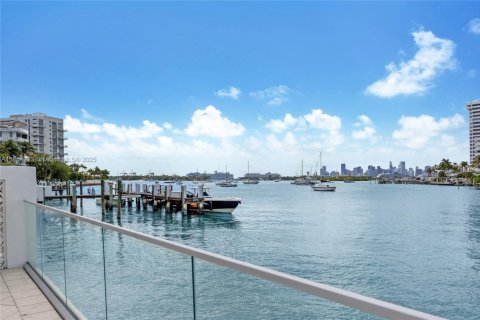 Condominio en alquiler en Miami Beach, Florida, 2 dormitorios, 116.78 m2 № 1872131 - foto 23
