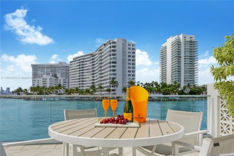 Condominio en alquiler en Miami Beach, Florida, 2 dormitorios, 116.78 m2 № 1872131 - foto 20