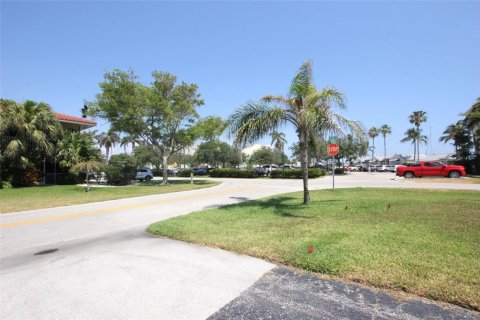 Condominio en venta en Lighthouse Point, Florida, 3 dormitorios, 151.9 m2 № 1151860 - foto 1