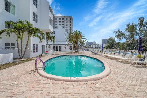 Condominio en alquiler en Pompano Beach, Florida, 2 dormitorios, 77.57 m2 № 2059770 - foto 23