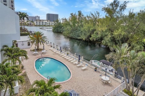 Condominio en alquiler en Pompano Beach, Florida, 2 dormitorios, 77.57 m2 № 2059770 - foto 24