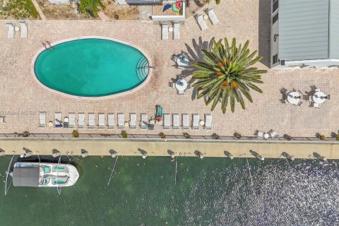 Condominio en alquiler en Pompano Beach, Florida, 2 dormitorios, 77.57 m2 № 2059770 - foto 25