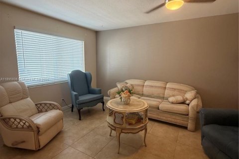 Condominio en alquiler en Pompano Beach, Florida, 2 dormitorios, 77.57 m2 № 2059770 - foto 9